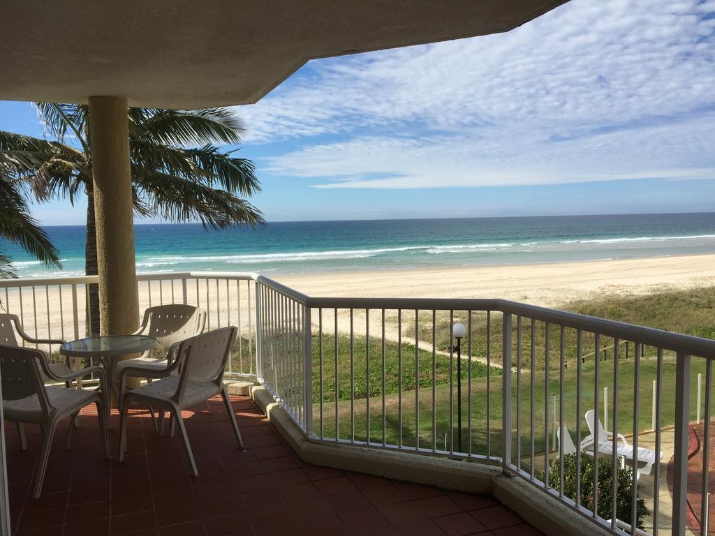 Crystal Beachfront Apartments Gold Coast Exterior photo